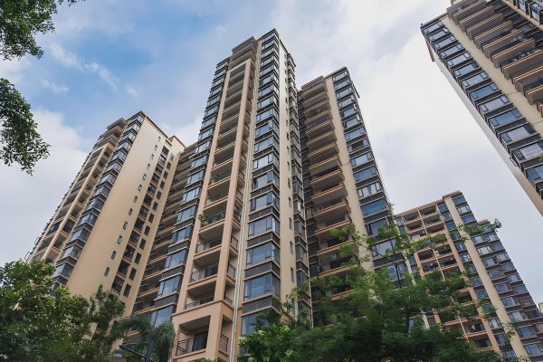 臻富配资 房子卖不动，国家动真格了，2025年房地产或出现三大趋势