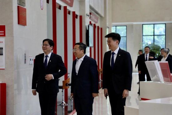 融易盈 华夏银行党委书记杨书剑调研指导常州分行、南京分行工作